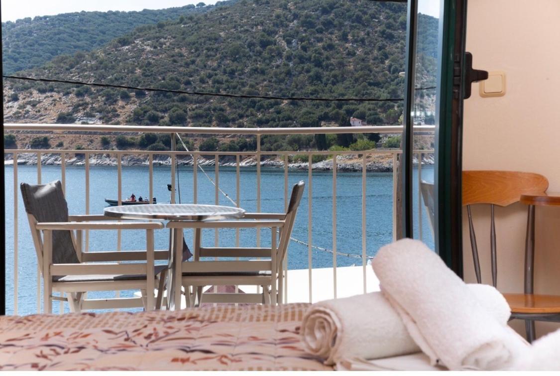 Poseidon Apartments Agia Efimia Eksteriør billede