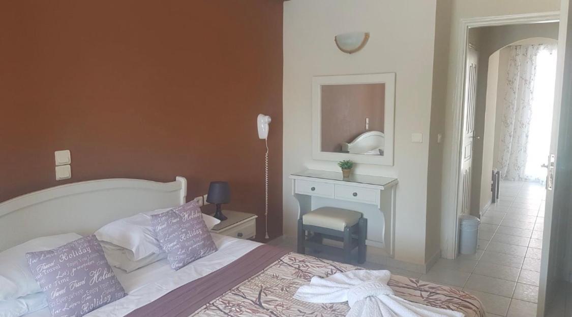 Poseidon Apartments Agia Efimia Eksteriør billede